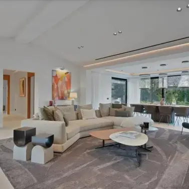 Sale of detached villa in Puerto Banús
