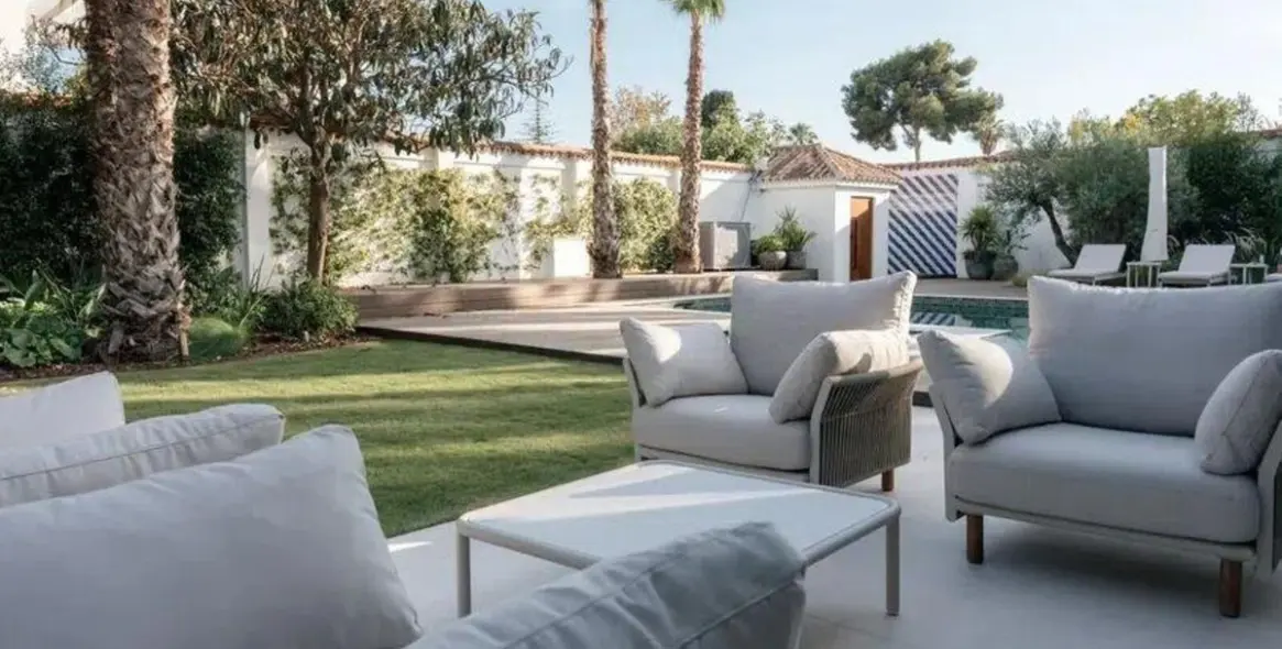 Sale of detached villa in Puerto Banús 13
