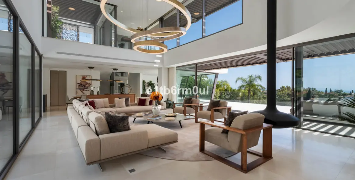 Продажа  отдельно стоящей виллы в Benahavís (район La Quinta) 3