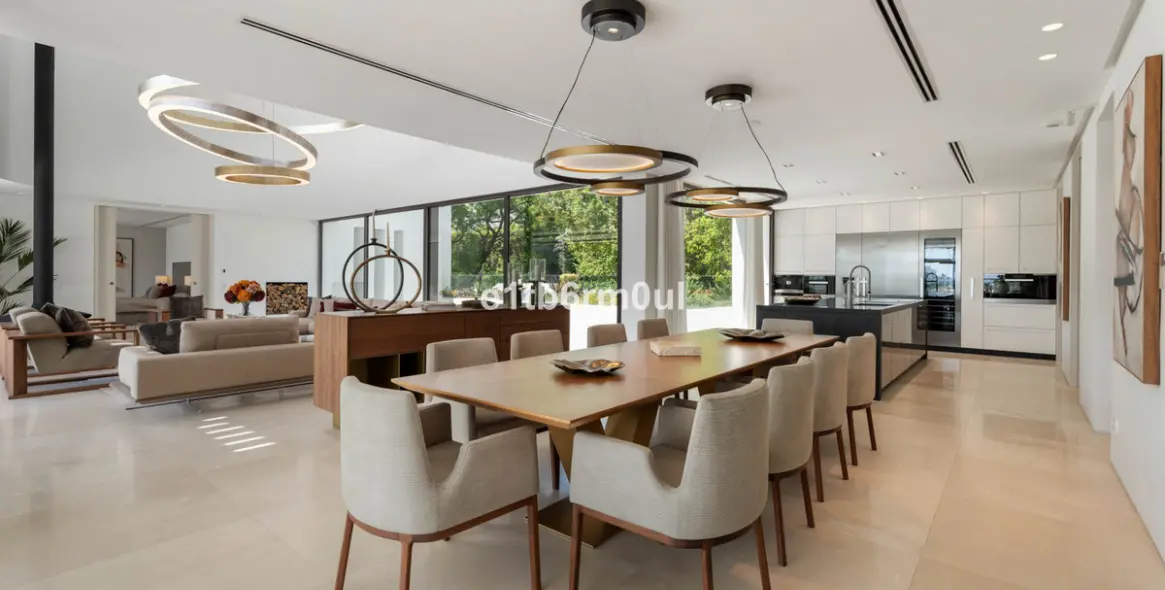 Продажа  отдельно стоящей виллы в Benahavís (район La Quinta) 4