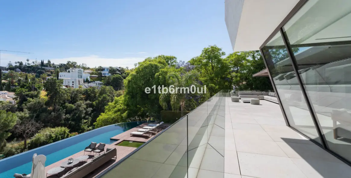 Продажа  отдельно стоящей виллы в Benahavís (район La Quinta) 5