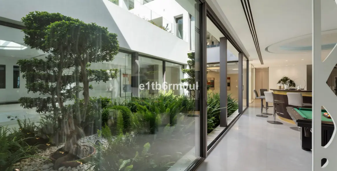 Продажа  отдельно стоящей виллы в Benahavís (район La Quinta) 8