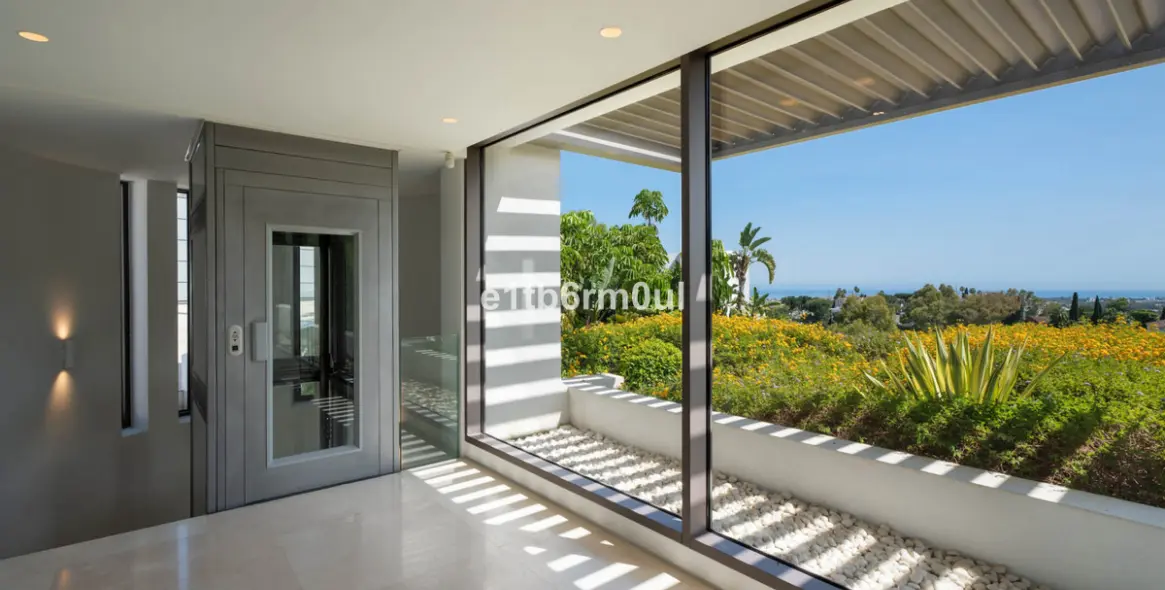 Sale of detached villa in La Quinta 15
