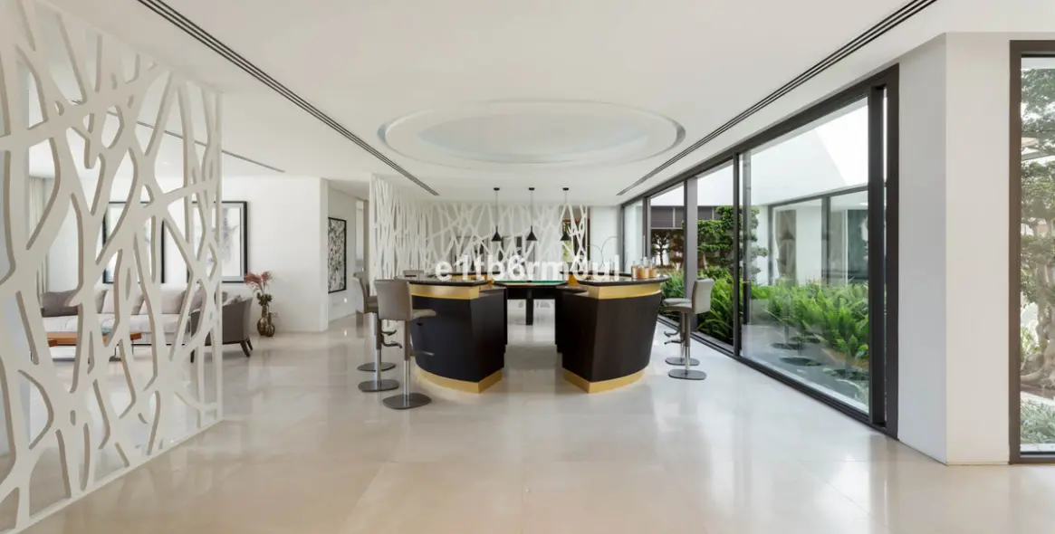 Sale of detached villa in La Quinta 42