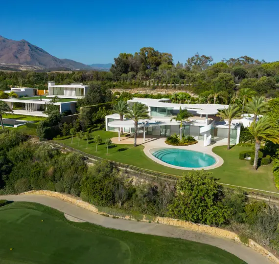 Sale of detached villa in Casares