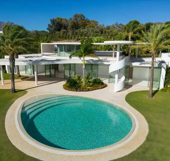 Sale of detached villa in Casares