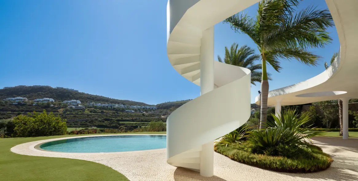 Sale of detached villa in Casares 10