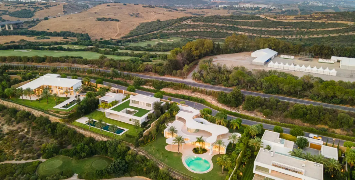 Продажа  отдельно стоящей виллы в Casares 24