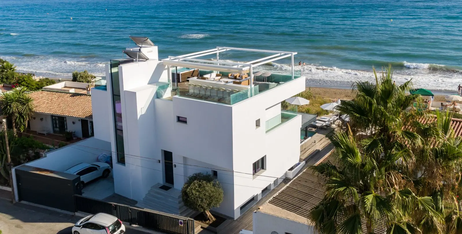 Short-term rent of detached villa in Costabella 3