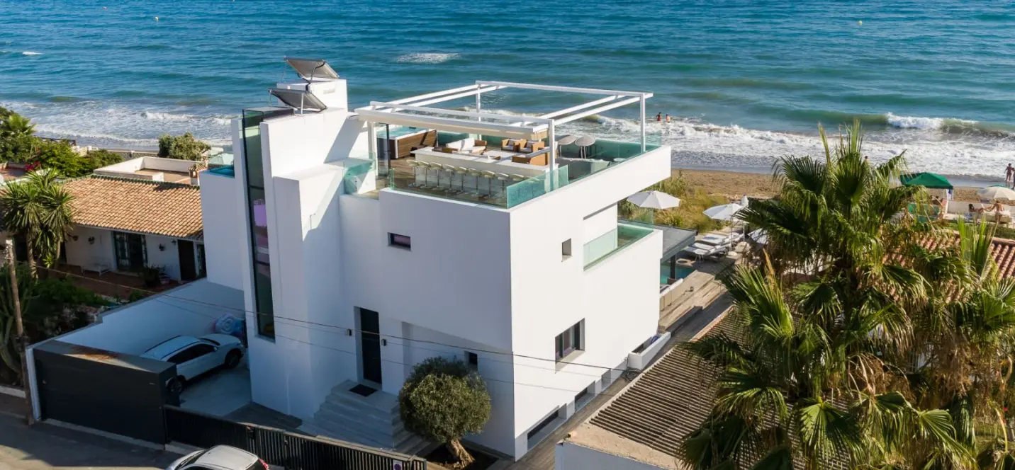 Short-term rent of detached villa in Costabella 2