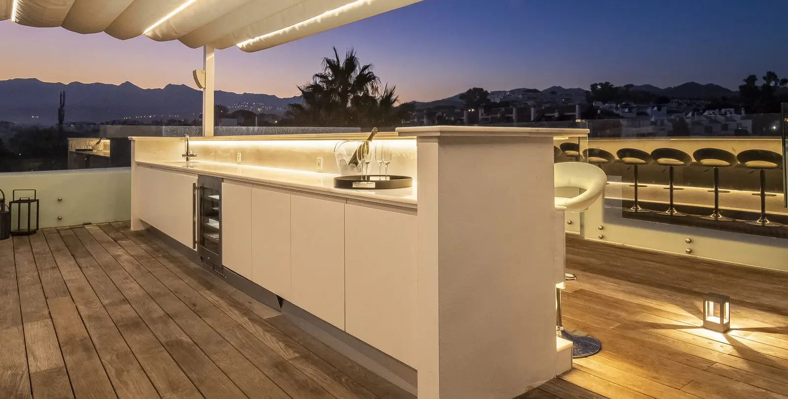 Short-term rent of detached villa in Costabella 55