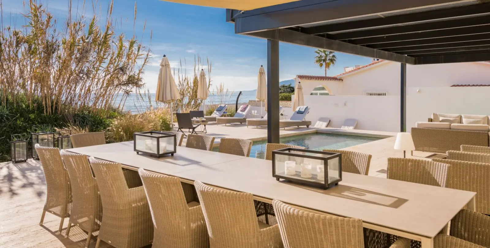Short-term rent of detached villa in Costabella 43