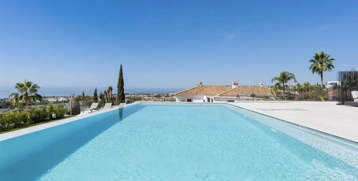 Продажа  отдельно стоящей виллы в El Paraiso 8