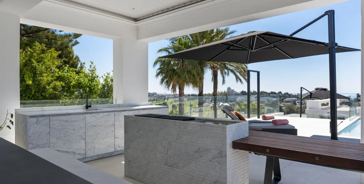 Продажа  отдельно стоящей виллы в El Paraiso 18