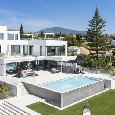 Продажа  отдельно стоящей виллы в El Paraiso