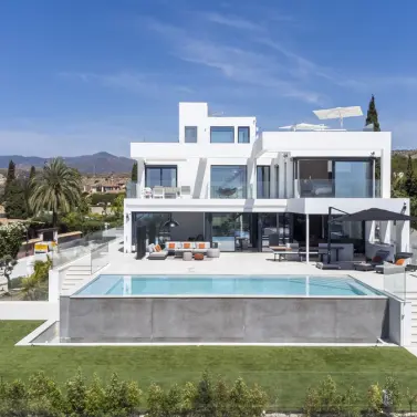 Продажа  отдельно стоящей виллы в El Paraiso