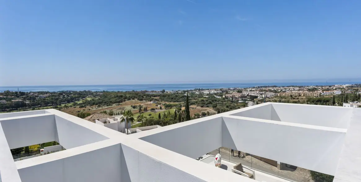 Продажа  отдельно стоящей виллы в El Paraiso 11