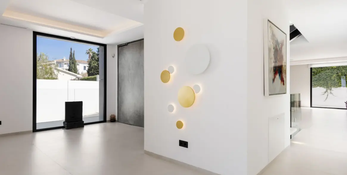 Продажа  отдельно стоящей виллы в El Paraiso 30