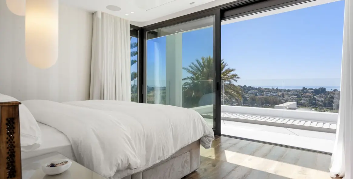 Продажа  отдельно стоящей виллы в El Paraiso 37