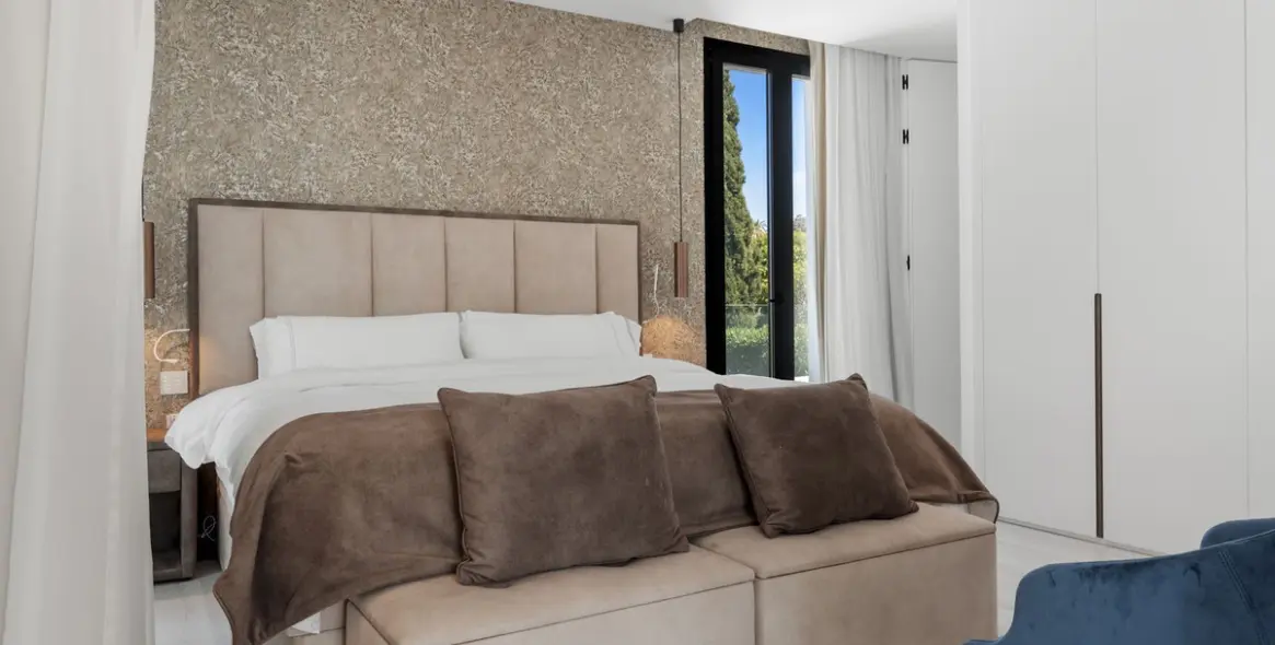 Продажа  отдельно стоящей виллы в El Paraiso 43