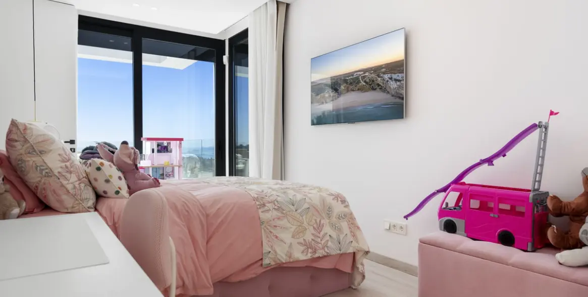 Продажа  отдельно стоящей виллы в El Paraiso 46