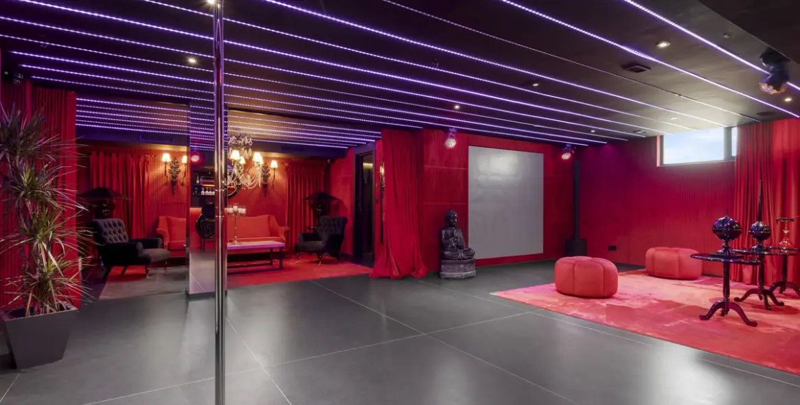 Продажа  отдельно стоящей виллы в El Paraiso 71