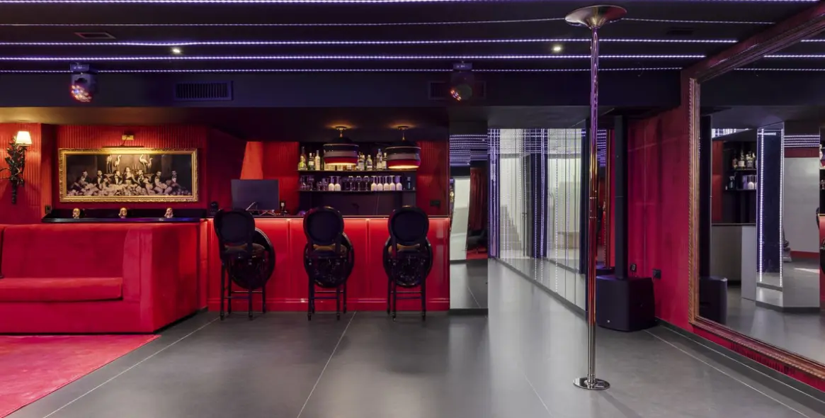 Продажа  отдельно стоящей виллы в El Paraiso 73