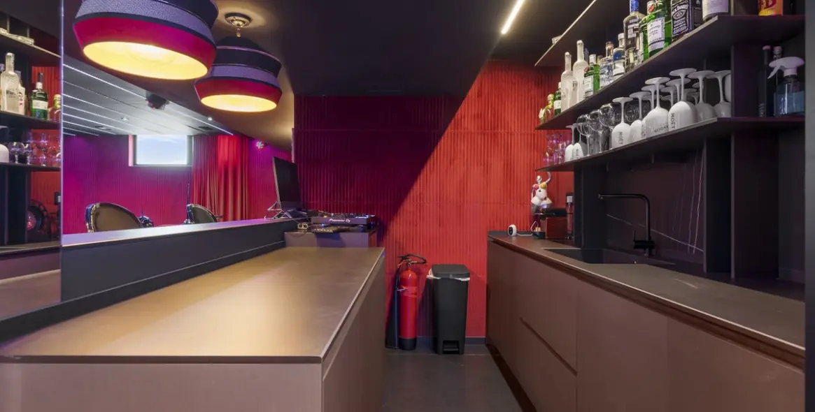 Продажа  отдельно стоящей виллы в El Paraiso 75