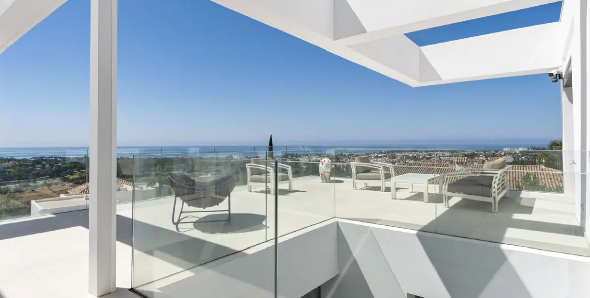 Продажа  отдельно стоящей виллы в El Paraiso 86