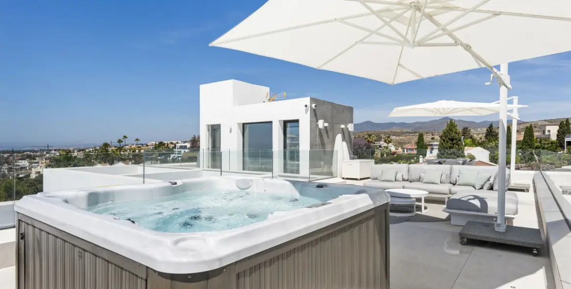 Продажа  отдельно стоящей виллы в El Paraiso 87