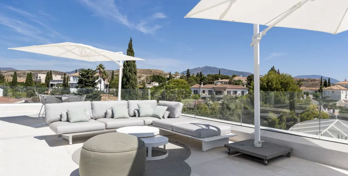 Продажа  отдельно стоящей виллы в El Paraiso 88