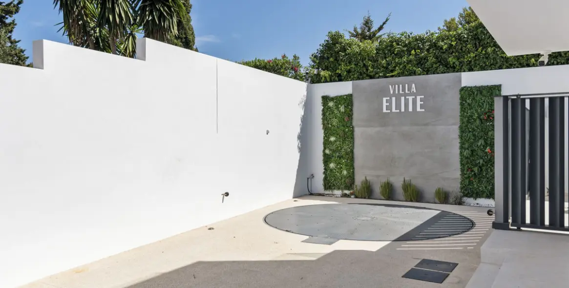 Продажа  отдельно стоящей виллы в El Paraiso 93