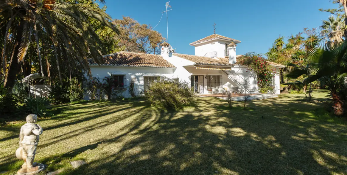 Venta de villa independiente en Guadalmina Baja 2