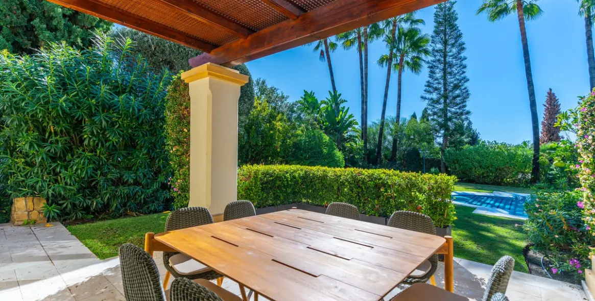 Sale of detached villa in Sierra Blanca 14