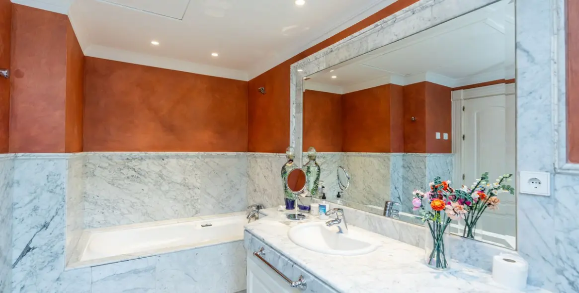 Sale of detached villa in Sierra Blanca 33