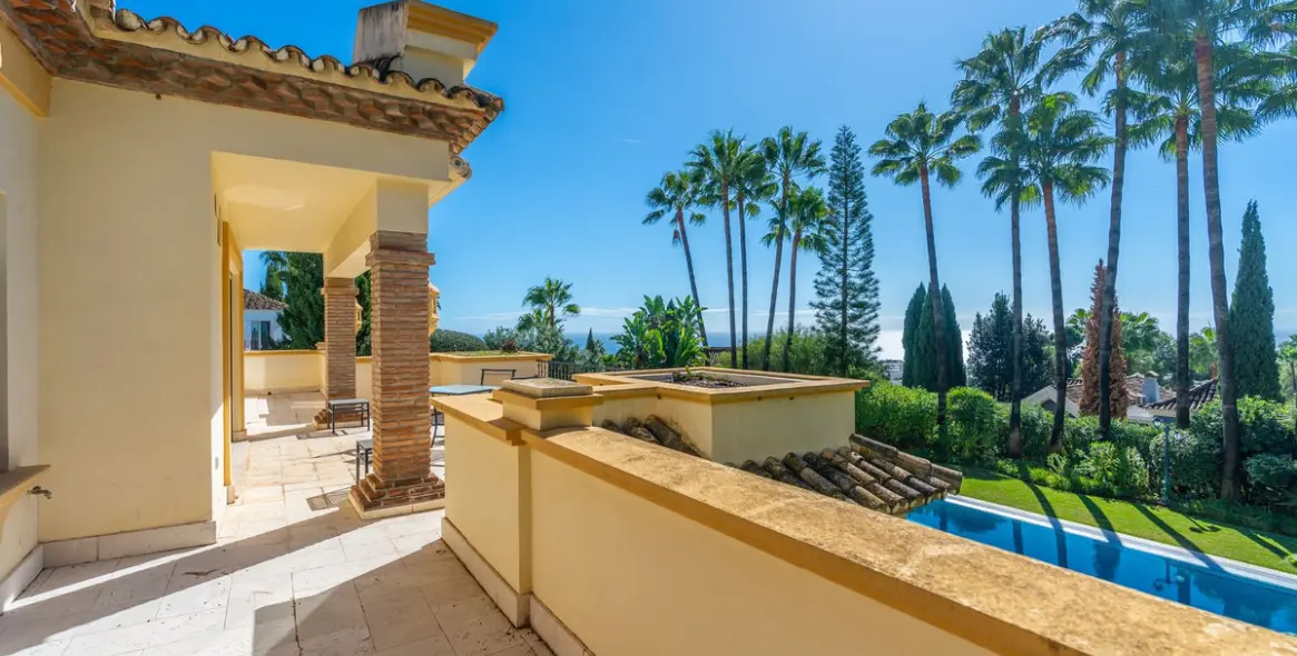 Sale of detached villa in Sierra Blanca 36