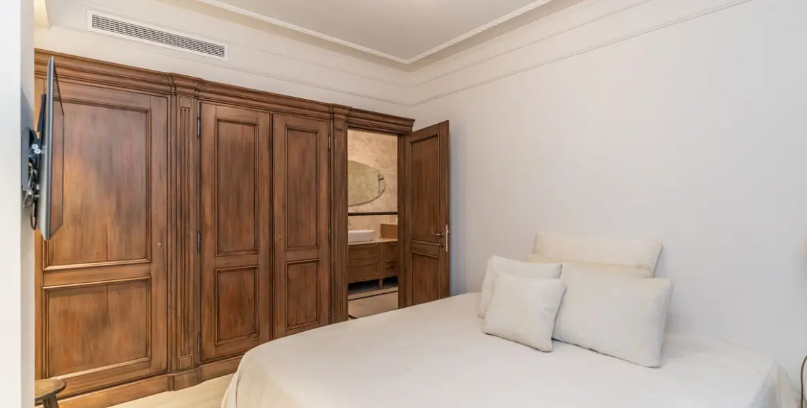 Sale of detached villa in Sierra Blanca 45