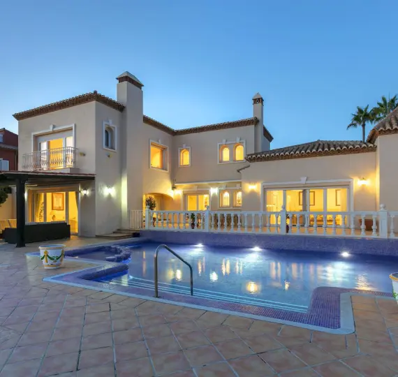 Detached villa R5156299