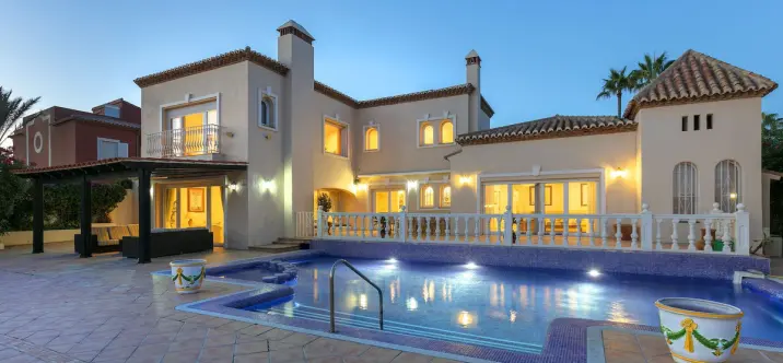 Detached villa R5156299 2