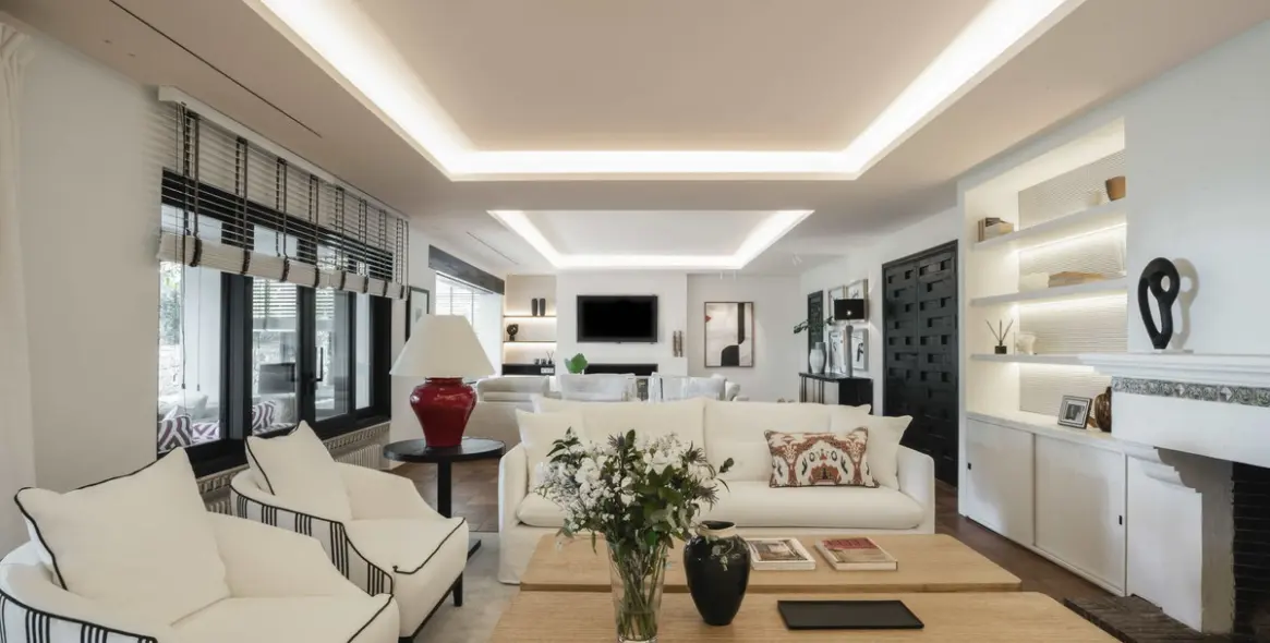 Продажа  отдельно стоящей виллы в El Candado 15