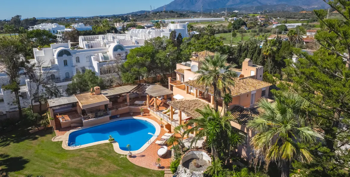 Sale of detached villa in New Golden Mile 3