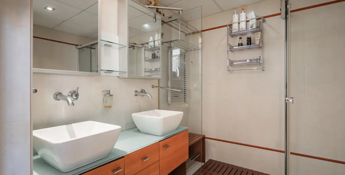 Sale of detached villa in New Golden Mile 23