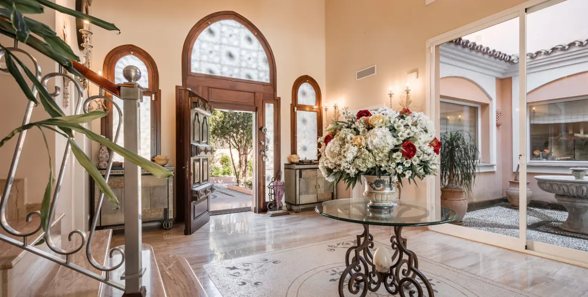 Sale of detached villa in New Golden Mile 38