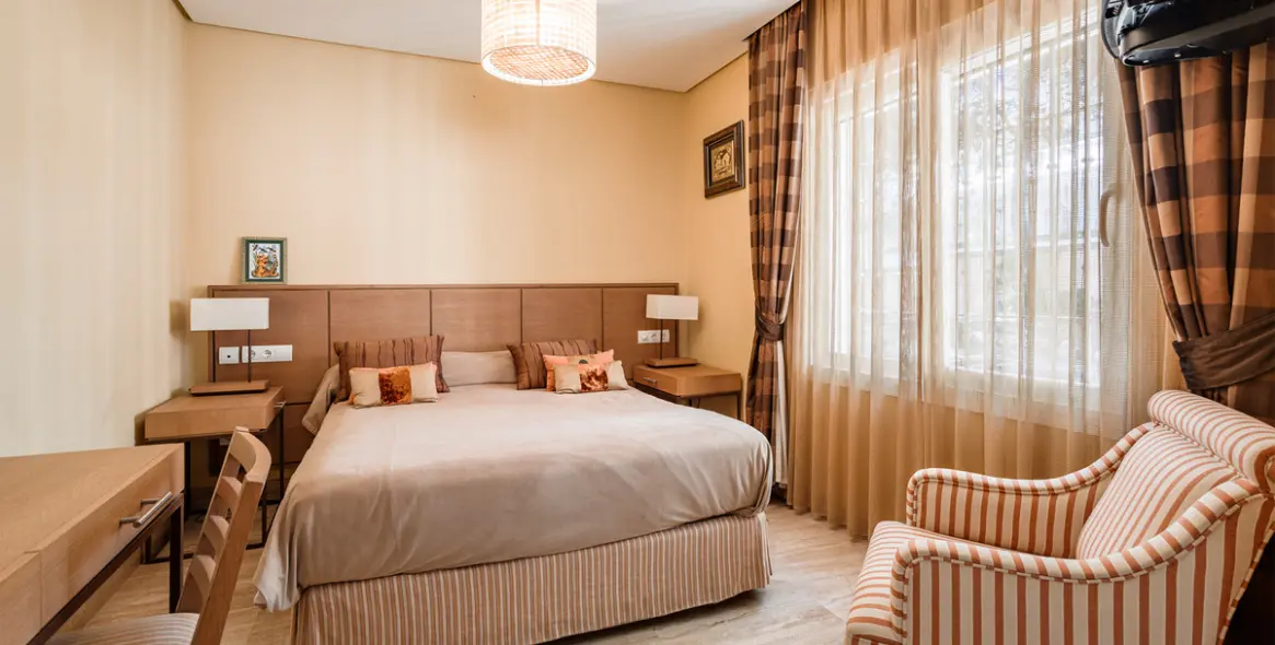 Sale of detached villa in New Golden Mile 39