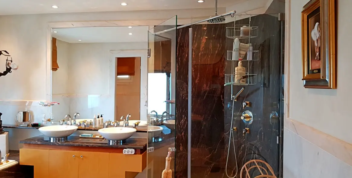 Sale of penthouse in New Golden Mile 20