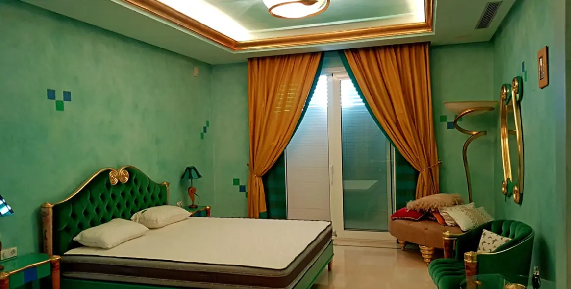 Sale of penthouse in New Golden Mile 22