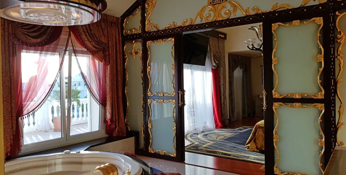 Sale of penthouse in New Golden Mile 36