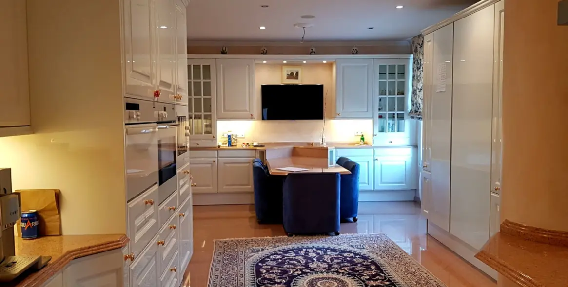Sale of penthouse in New Golden Mile 44