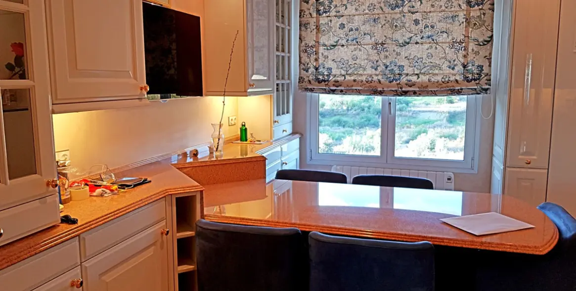 Sale of penthouse in New Golden Mile 45