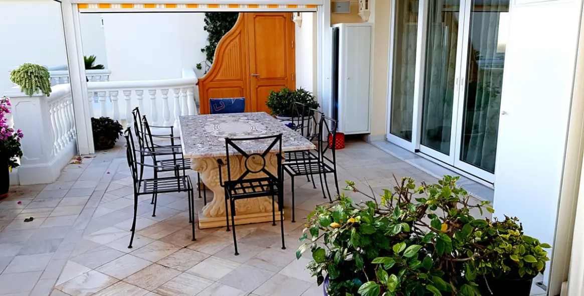 Sale of penthouse in New Golden Mile 49